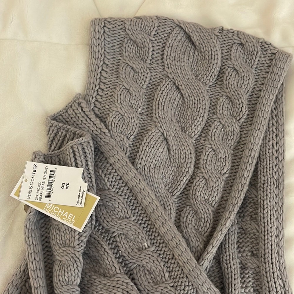 Michael Kors gray scarf